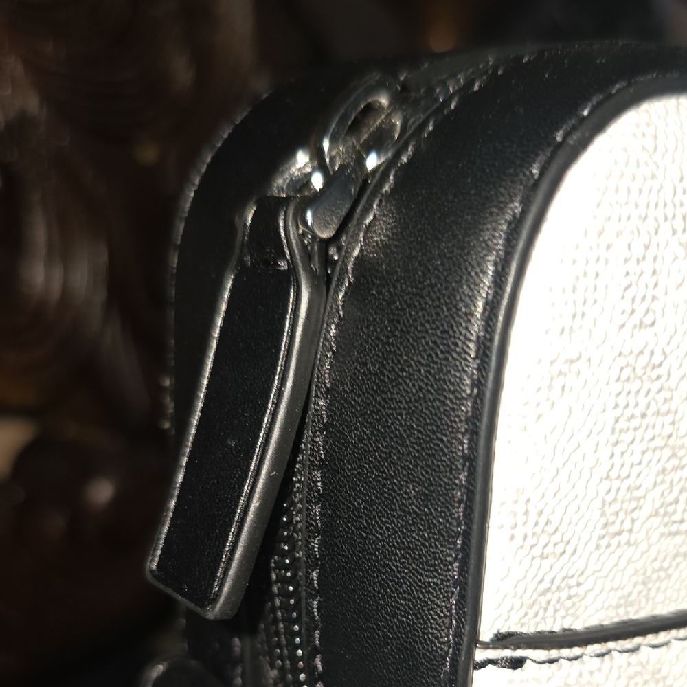 Michael Kors Men’s White and Gray MK Logo Messenger Bag - Picture 13 of 14